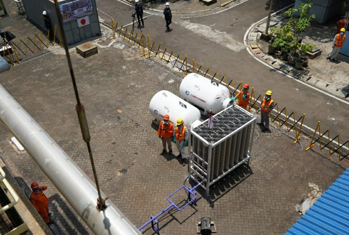 Dukung Energi Bersih, PLN Grup Uji Coba Campuran Amonia untuk Bahan Bakar PLTU Gresik