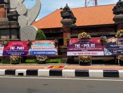 Karangan Bunga Ucapan Terima Kasih Penuhi Halaman Polda Bali