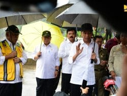 Ditargetkan Rampung Tahun 2024, Menteri Basuki Dampingi Presiden Jokowi Tinjau Normalisasi Sungai Ciliwung untuk Pengendalian Banjir Jakarta